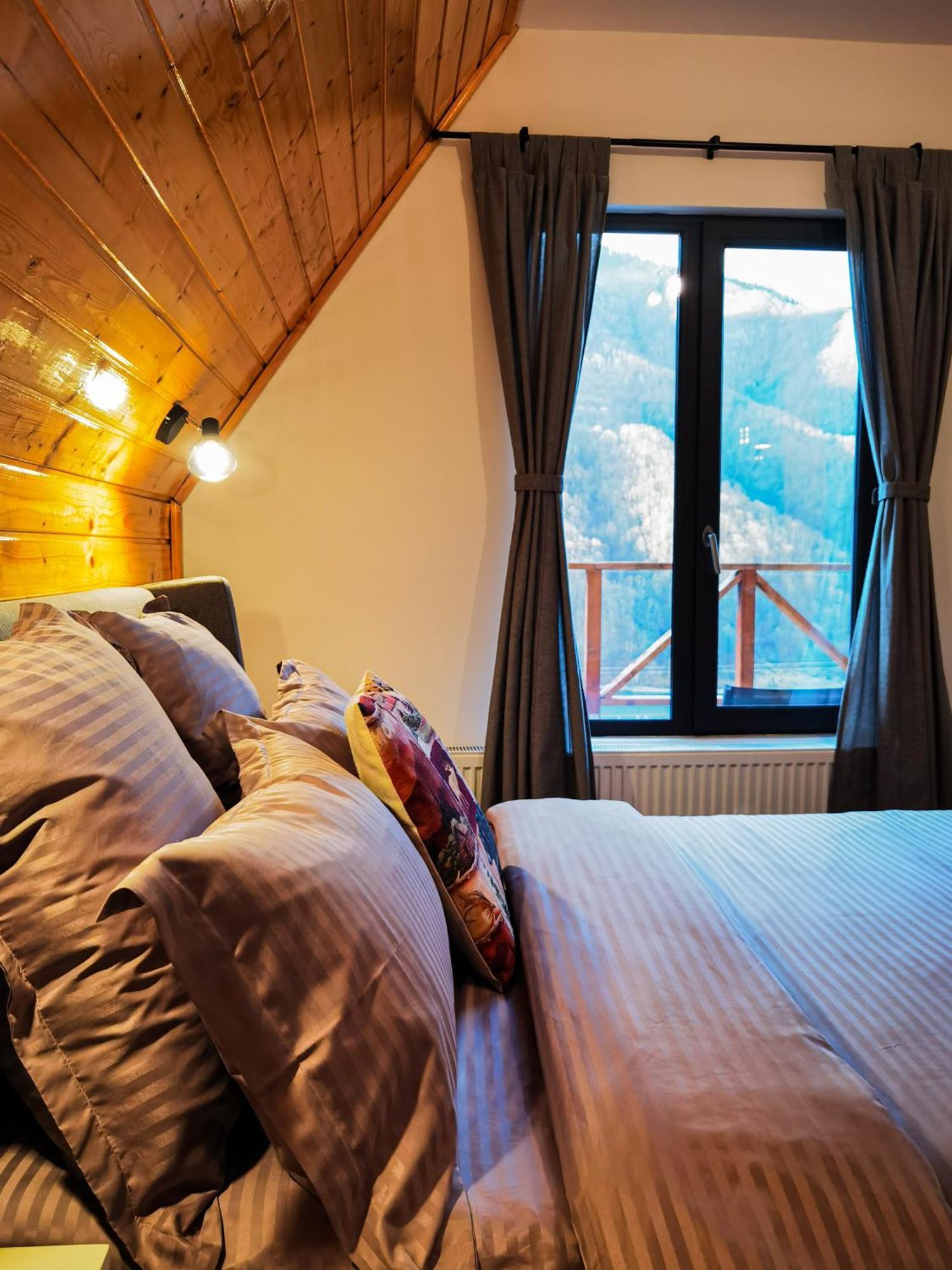 Wild Cabin Malaia Buitenkant foto